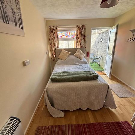 Ferienwohnung 1A Butty Bach Milford Haven Exterior foto