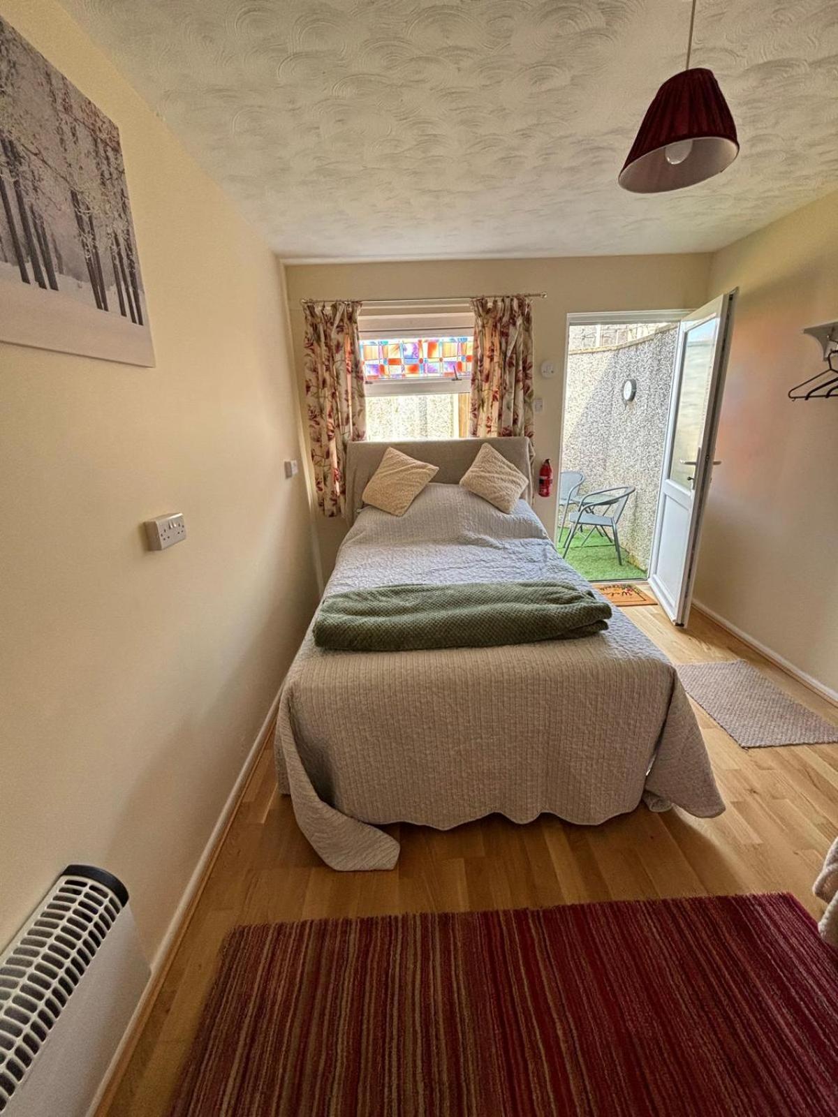 Ferienwohnung 1A Butty Bach Milford Haven Exterior foto